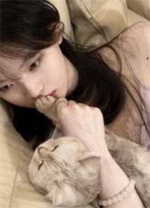 废物丧尸穿后宫，阴鸷暴君夜夜宠免费阅读全文