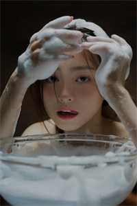 闪婚禁欲上司，人前不熟人后猛亲最新章节列表