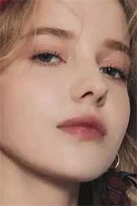 过年陪回光返照的奶奶玩捉迷藏后，全家都消失了全文无删减