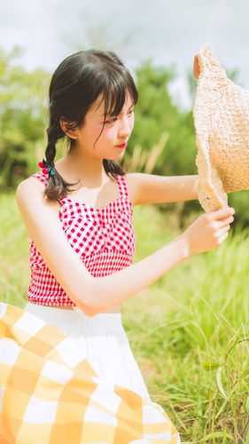 乡下佬进城务工，总被漂亮厂妹偷亲无删版