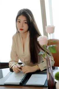 他曾吻过月亮精修版