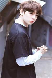 出宫前夜：疯批太子囚我入东宫沈妱裁春全文