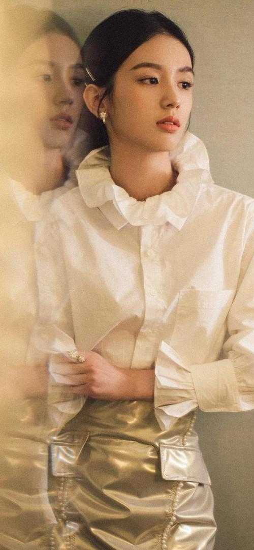 爱意难寻泪成海by