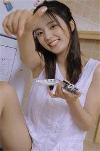 应是她一袭春风火爆小说