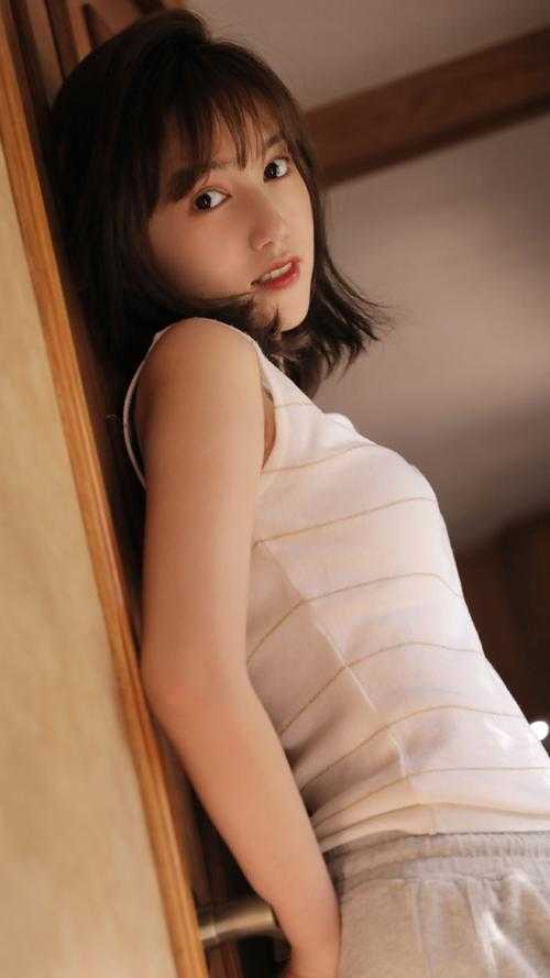 丰腴美人一出场，被军官大佬截胡必读文