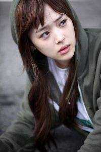 爸妈把我卖给丧葬大佬给弟弟换首付，我靠弹幕杀疯了全章节