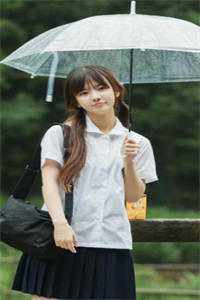 我妈被恶狗咬伤住院，未婚夫却在陪狗主人海边嬉戏的小说