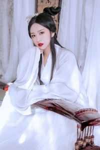 把房子让给妹妹住后，邻居们都后悔疯了全章阅读